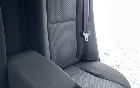 Toyota Avensis III рестайлинг, 2006 год, 530 000 рублей, 23 фотография