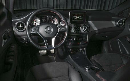 Mercedes-Benz GLA, 2015 год, 2 650 000 рублей, 13 фотография