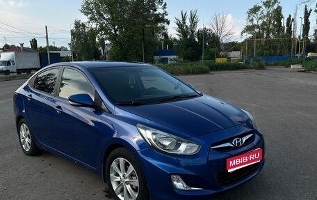 Hyundai Solaris II рестайлинг, 2011 год, 820 000 рублей, 1 фотография