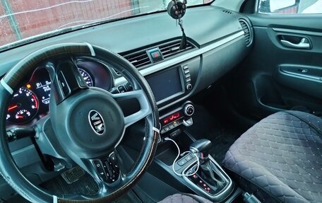 KIA Rio IV, 2018 год, 1 300 000 рублей, 2 фотография