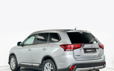 Mitsubishi Outlander III рестайлинг 3, 2015 год, 1 700 000 рублей, 7 фотография