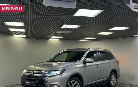 Mitsubishi Outlander III рестайлинг 3, 2015 год, 1 700 000 рублей, 22 фотография