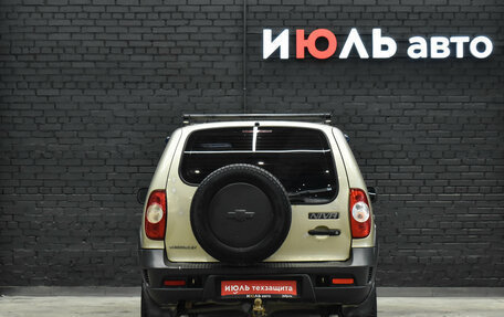 Chevrolet Niva I рестайлинг, 2010 год, 540 000 рублей, 6 фотография