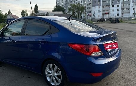 Hyundai Solaris II рестайлинг, 2011 год, 820 000 рублей, 3 фотография