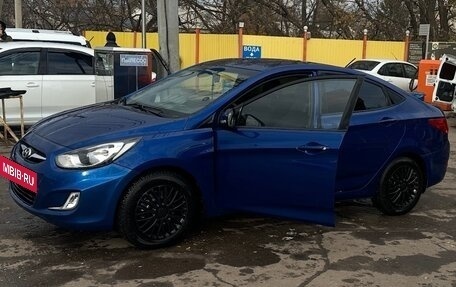 Hyundai Solaris II рестайлинг, 2011 год, 820 000 рублей, 6 фотография