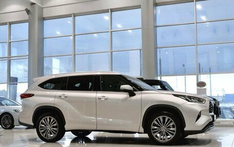 Toyota Highlander, 2025 год, 6 400 000 рублей, 4 фотография