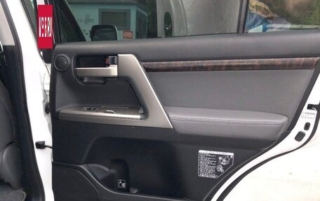 Toyota Land Cruiser 200, 2010 год, 3 700 000 рублей, 25 фотография