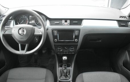 Skoda Rapid I, 2017 год, 990 000 рублей, 12 фотография