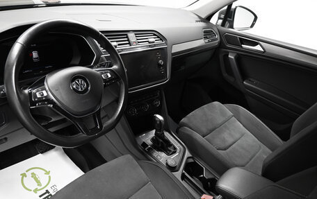 Volkswagen Tiguan II, 2018 год, 2 595 000 рублей, 8 фотография