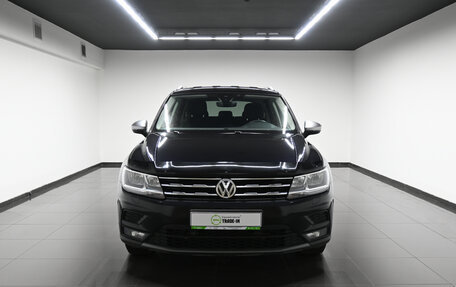 Volkswagen Tiguan II, 2018 год, 2 595 000 рублей, 3 фотография