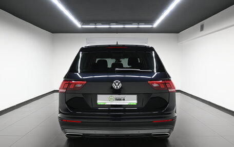 Volkswagen Tiguan II, 2018 год, 2 595 000 рублей, 4 фотография