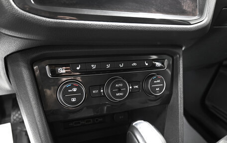 Volkswagen Tiguan II, 2018 год, 2 595 000 рублей, 21 фотография