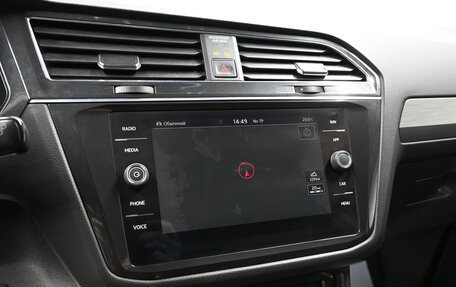 Volkswagen Tiguan II, 2018 год, 2 595 000 рублей, 14 фотография