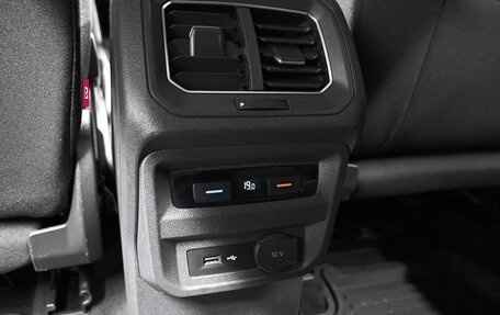 Volkswagen Tiguan II, 2018 год, 2 595 000 рублей, 22 фотография