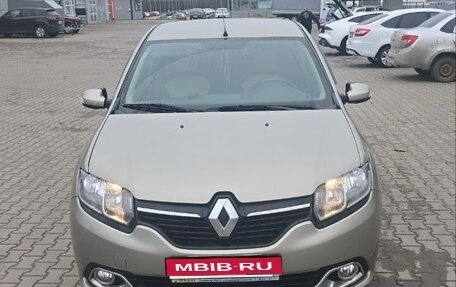 Renault Logan II, 2014 год, 700 000 рублей, 1 фотография