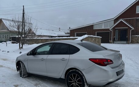 Opel Astra J, 2013 год, 600 000 рублей, 2 фотография