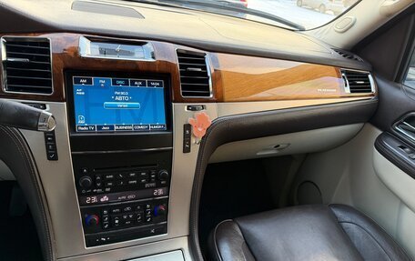 Cadillac Escalade III, 2011 год, 2 150 000 рублей, 8 фотография