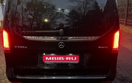 Mercedes-Benz V-Класс, 2017 год, 4 500 000 рублей, 5 фотография