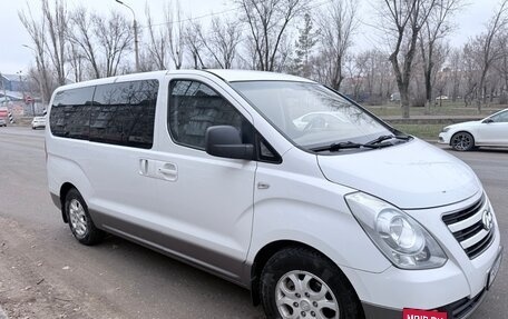 Hyundai H-1 II рестайлинг, 2012 год, 1 700 000 рублей, 9 фотография