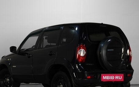 Chevrolet Niva I рестайлинг, 2017 год, 819 000 рублей, 5 фотография