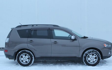 Mitsubishi Outlander III рестайлинг 3, 2012 год, 1 349 000 рублей, 4 фотография