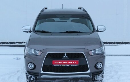 Mitsubishi Outlander III рестайлинг 3, 2012 год, 1 349 000 рублей, 2 фотография
