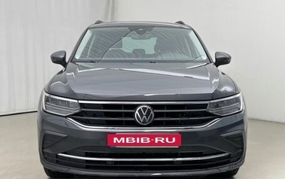Volkswagen Tiguan II, 2022 год, 2 600 000 рублей, 1 фотография