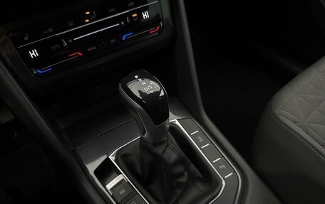 Volkswagen Tiguan II, 2022 год, 2 600 000 рублей, 13 фотография