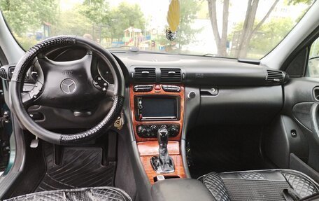 Mercedes-Benz C-Класс, 2003 год, 550 000 рублей, 3 фотография