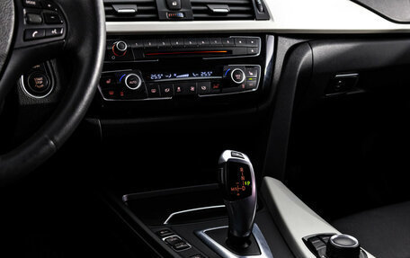 BMW 3 серия, 2016 год, 1 999 000 рублей, 14 фотография