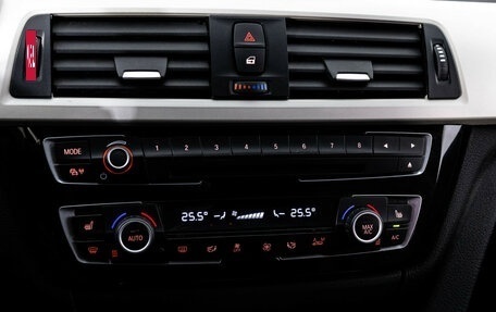 BMW 3 серия, 2016 год, 1 999 000 рублей, 16 фотография