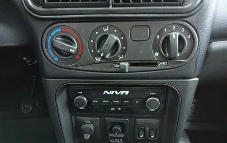 Chevrolet Niva I рестайлинг, 2019 год, 760 000 рублей, 14 фотография