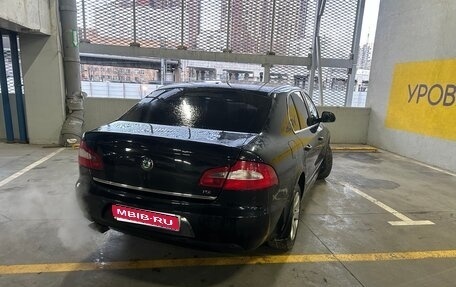 Skoda Superb III рестайлинг, 2011 год, 750 000 рублей, 1 фотография