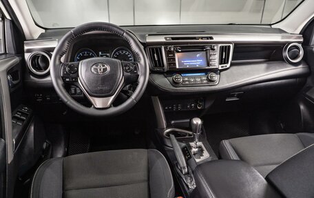 Toyota RAV4, 2016 год, 2 279 000 рублей, 6 фотография