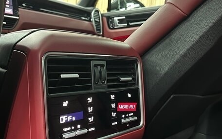 Porsche Cayenne III, 2019 год, 12 100 000 рублей, 14 фотография