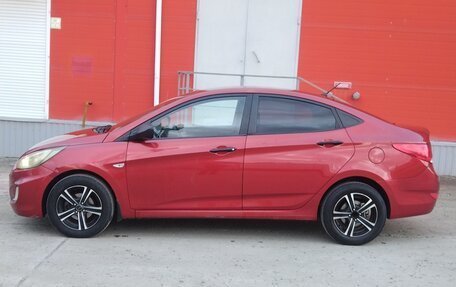 Hyundai Solaris II рестайлинг, 2011 год, 700 000 рублей, 2 фотография