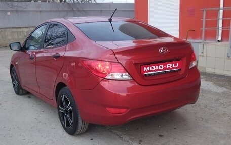 Hyundai Solaris II рестайлинг, 2011 год, 700 000 рублей, 8 фотография