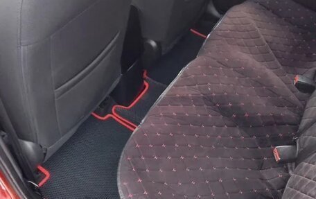 Hyundai Solaris II рестайлинг, 2011 год, 700 000 рублей, 18 фотография