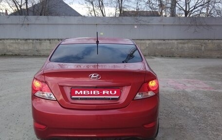 Hyundai Solaris II рестайлинг, 2011 год, 700 000 рублей, 9 фотография