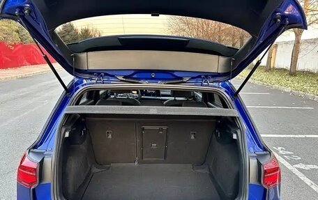 Volkswagen Golf VIII, 2021 год, 1 940 000 рублей, 13 фотография