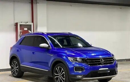 Volkswagen T-Roc I, 2022 год, 2 280 000 рублей, 5 фотография