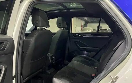 Volkswagen T-Roc I, 2022 год, 2 280 000 рублей, 13 фотография