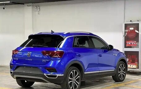 Volkswagen T-Roc I, 2022 год, 2 280 000 рублей, 6 фотография
