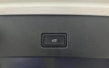 Volkswagen T-Roc I, 2022 год, 2 280 000 рублей, 18 фотография