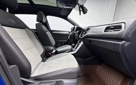 Volkswagen T-Roc I, 2021 год, 1 740 000 рублей, 12 фотография