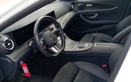 Mercedes-Benz E-Класс, 2021 год, 4 350 000 рублей, 12 фотография