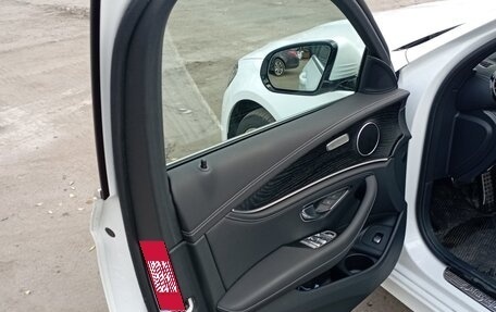 Mercedes-Benz E-Класс, 2021 год, 4 350 000 рублей, 15 фотография