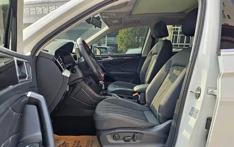 Volkswagen Tiguan II, 2022 год, 2 132 555 рублей, 8 фотография