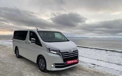 Toyota Granvia, 2022 год, 8 400 000 рублей, 1 фотография