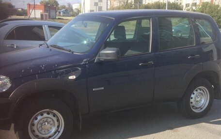 Chevrolet Niva I рестайлинг, 2017 год, 750 000 рублей, 2 фотография